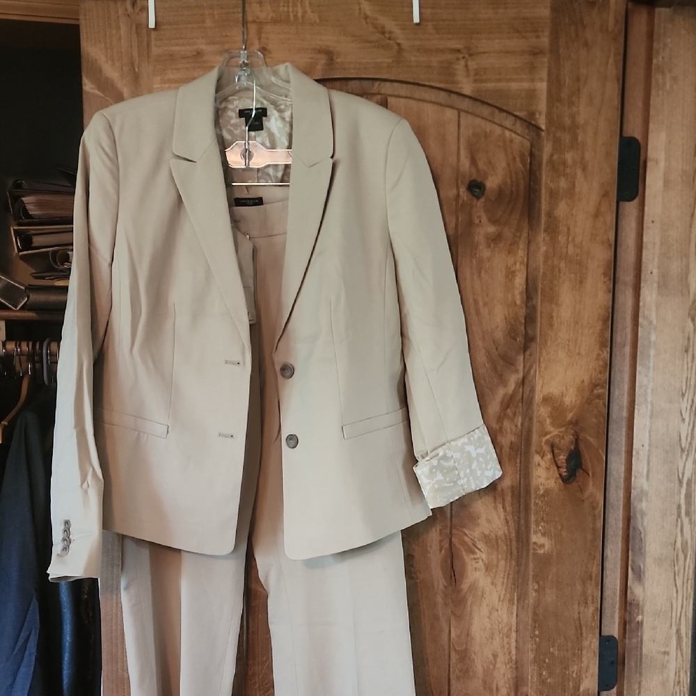Ann Taylor Tan Blazer Lightweight Summer Suit Jacket With Matching Trousers